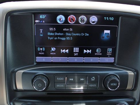 Used 2017 GMC Sierra 2500 Denali w/ Duramax Plus Package AWD/4WD image 30