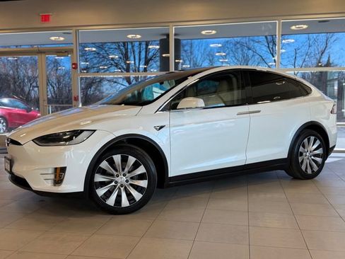 Used 2019 Tesla Model X Long Range image 2