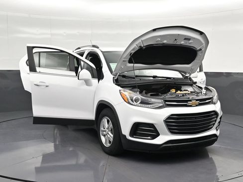 Used 2019 Chevrolet Trax LT FWD image 24