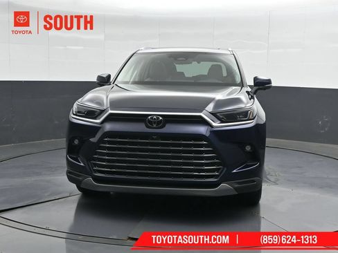 Used 2025 Toyota Grand Highlander AWD image 5
