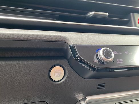New 2026 Kia Carnival EX FWD image 18
