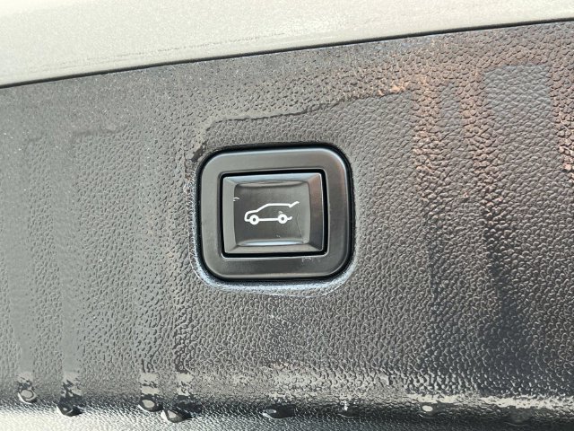 Used 2020 Chevrolet Blazer LT FWD image 22