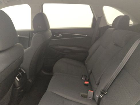 Used 2020 Kia Sorento LX FWD image 18