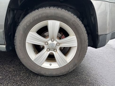 Used 2011 Jeep Patriot Latitude AWD/4WD image 5