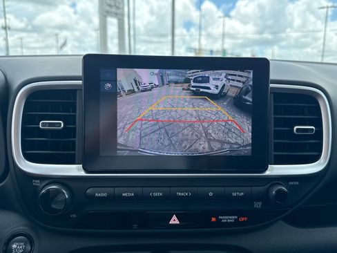 Used 2025 Hyundai Venue SEL FWD image 24
