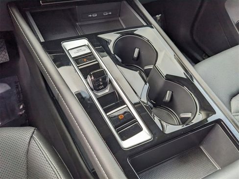 Certified 2024 Volkswagen Atlas SE image 26