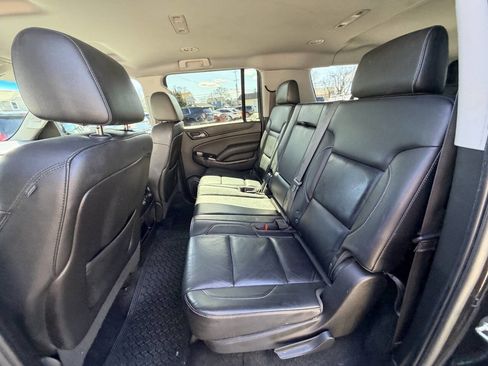 Used 2015 Chevrolet Suburban LT image 31