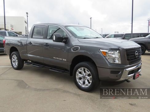 Used 2023 Nissan Titan SV w/ SV Convenience Package image 8