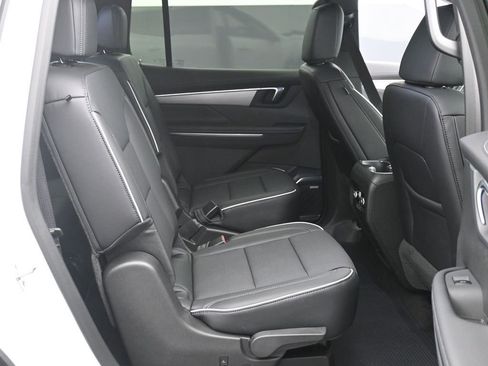Used 2026 Buick Enclave Preferred w/ Power Package AWD/4WD image 12