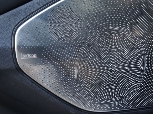 Used 2020 Genesis G90 3.3T Premium RWD image 28
