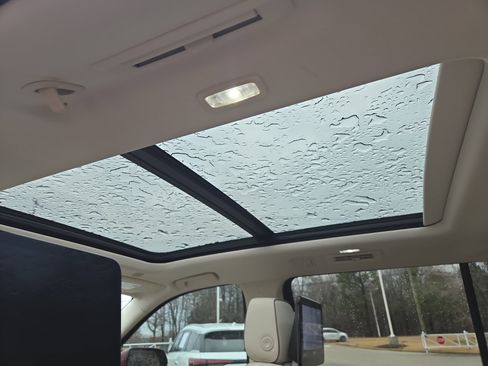 Used 2021 GMC Yukon XL Denali w/ LPO, Illumination Package image 7