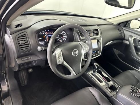 Used 2016 Nissan Altima 2.5 SL w/ 2.5 Technology Package image 13