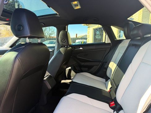 Used 2020 Volkswagen Jetta R-Line image 11