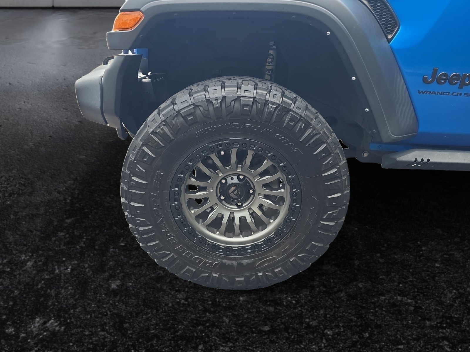 Used 2024 Jeep Wrangler 4WD S image 9