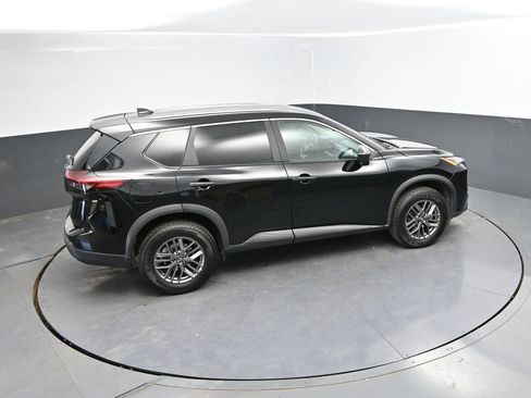 Used 2024 Nissan Rogue S AWD/4WD image 29