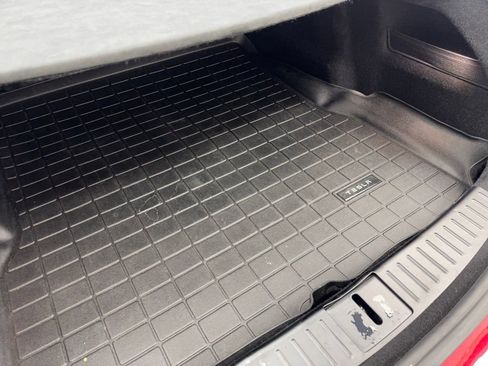 Used 2022 Tesla Model S Base image 77