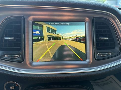 Used 2017 Dodge Challenger R/T Scat Pack RWD image 19
