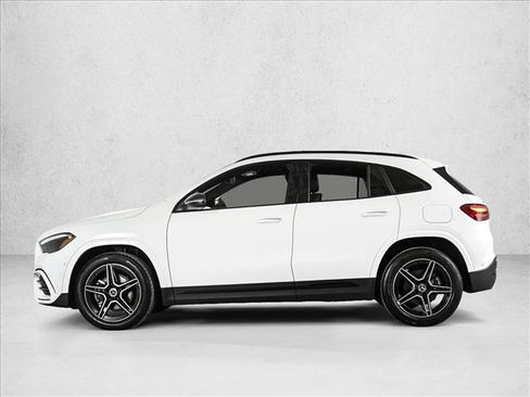 Used 2025 Mercedes-Benz GLA 250 4MATIC image 9