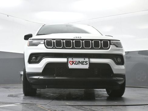 Used 2024 Jeep Compass Latitude AWD/4WD image 52