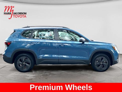 Used 2025 Volkswagen Taos S FWD image 6