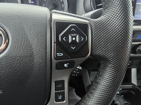 Certified 2023 Toyota Tacoma SR5 AWD/4WD image 22