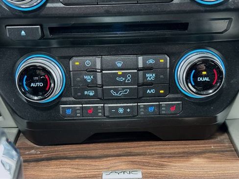 Used 2015 Ford F150 Lariat w/ Equipment Group 502A Luxury AWD/4WD image 16