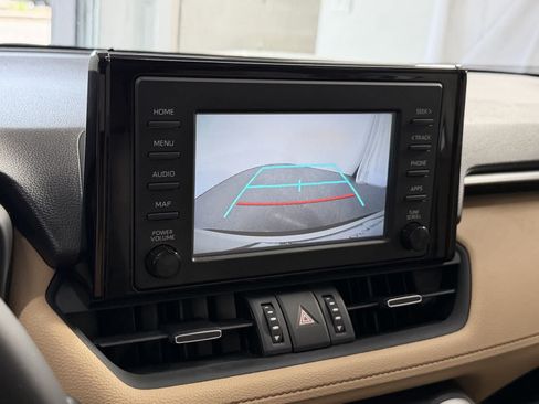 Used 2019 Toyota RAV4 XLE Premium FWD image 21