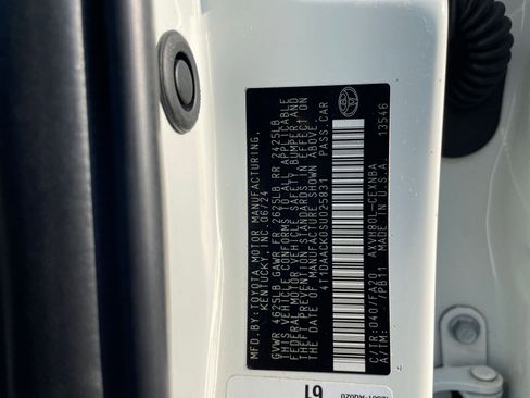 Used 2025 Toyota Camry LE image 28