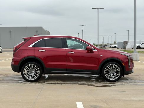 Certified 2024 Cadillac XT4 Premium Luxury image 8