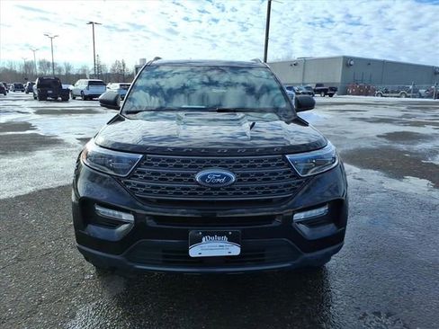 Used 2021 Ford Explorer XLT w/ Equipment Group 202A image 8