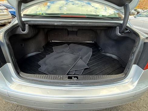 Used 2011 Hyundai Genesis 4.6 image 25