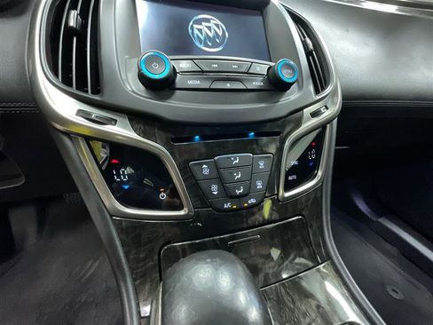 Used 2016 Buick LaCrosse FWD image 16