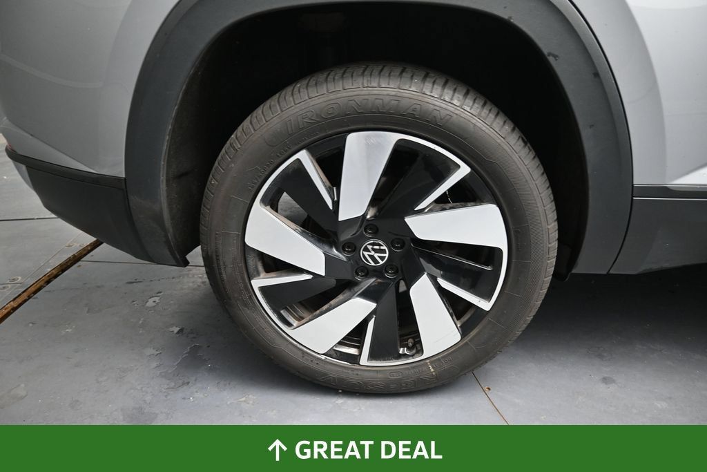 Used 2025 Volkswagen Atlas Cross Sport SE FWD image 19