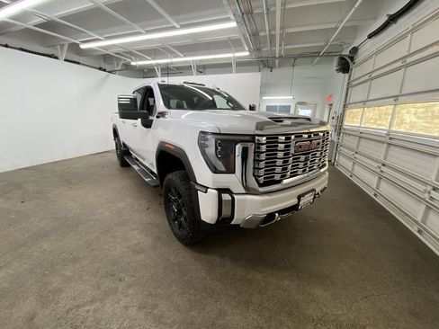 Used 2024 GMC Sierra 2500 Denali w/ Denali Reserve Package image 8