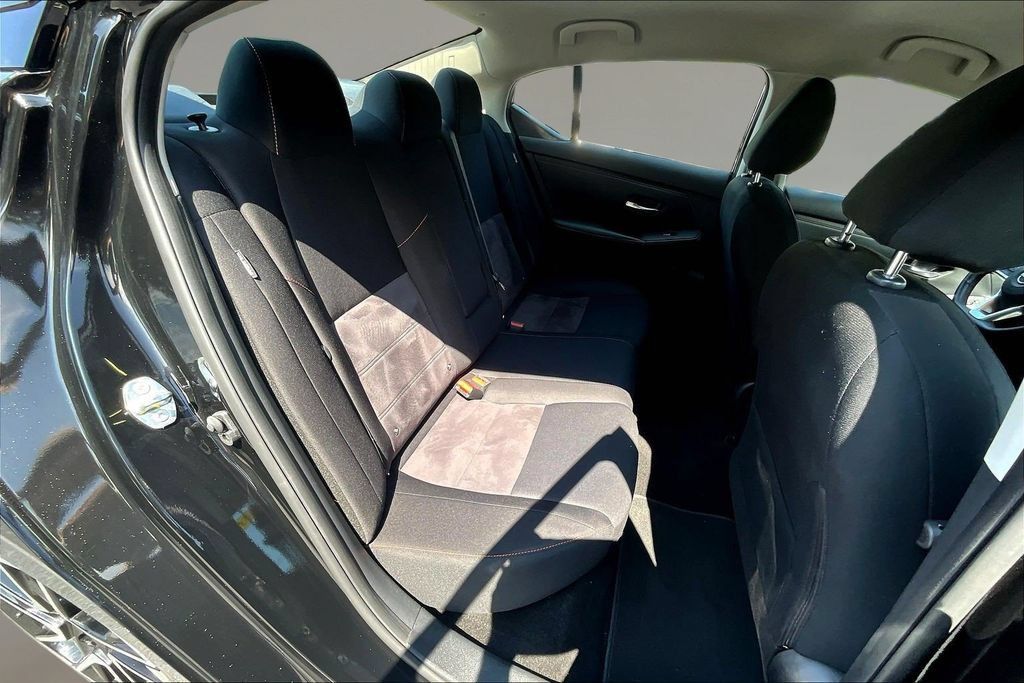 Used 2025 Nissan Sentra SR FWD image 21