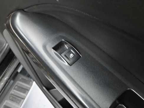 Used 2016 GMC Canyon SLT image 43