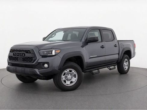 Used 2020 Toyota Tacoma SR5 RWD image 8