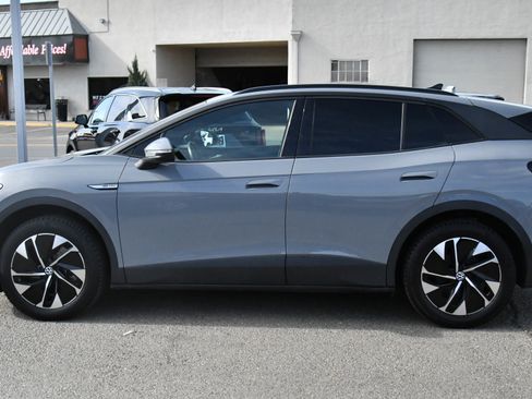 Used 2021 Volkswagen ID.4 Pro image 4