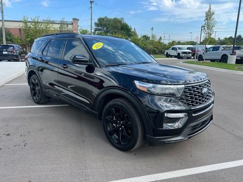 Used 2023 Ford Explorer ST-Line w/ Class IV Trailer Tow Package AWD/4WD image 3