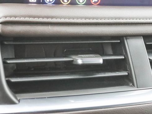 Used 2021 Chevrolet Tahoe Z71 image 30