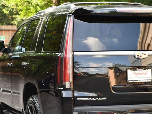 Used 2016 Cadillac Escalade Premium image 7