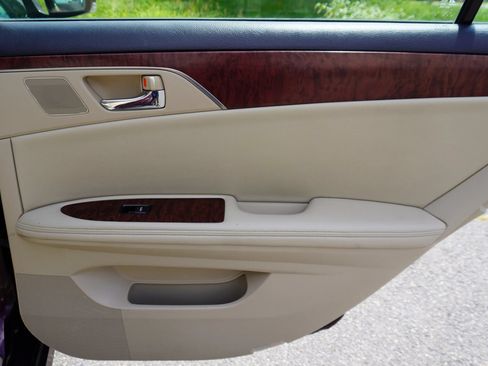 Used 2012 Toyota Avalon Limited FWD image 15