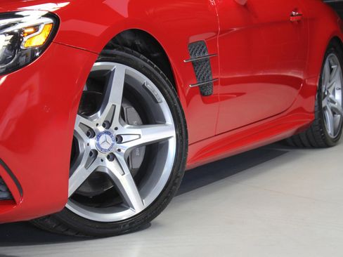 Used 2017 Mercedes-Benz SL 550 image 20
