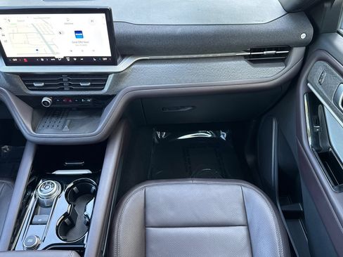 Used 2025 Ford Explorer Platinum w/ LUX Leather Package AWD/4WD image 32