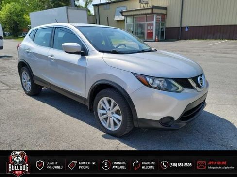 Used 2017 Nissan Rogue Sport S w/ S Appearance Package AWD/4WD image 3