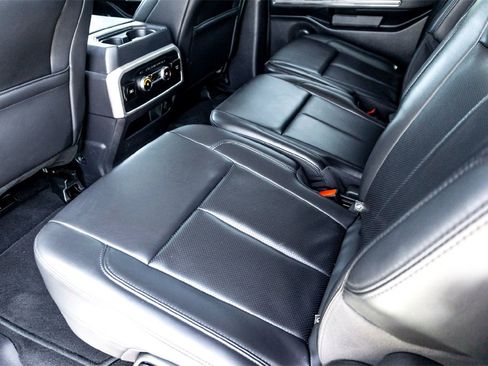 Used 2024 Ford Expedition XLT image 26
