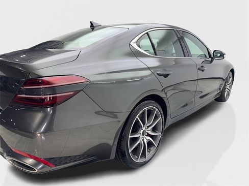 Used 2025 Genesis G70 2.5T image 13