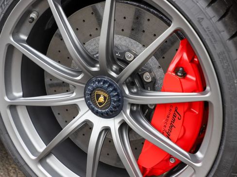 Used 2019 Lamborghini Aventador SVJ AWD/4WD image 24