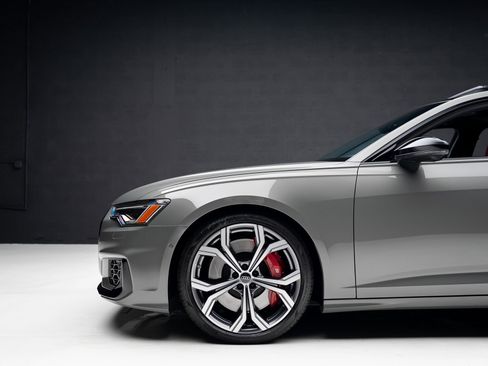 Used 2024 Audi S6 Premium Plus w/ Premium Plus Package image 18