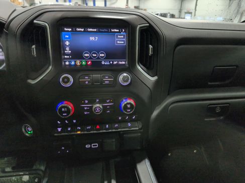 Used 2022 GMC Sierra 2500 AT4 w/ AT4 Premium Plus Package image 15